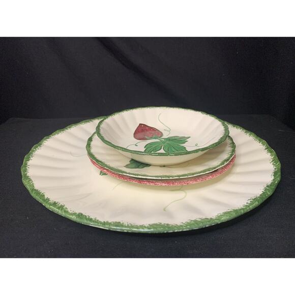 Southern Potteries Blue Ridge Hand Painted Plates And Bowl, Lot Of 4 - c. 1940s - Picture 7 of 8